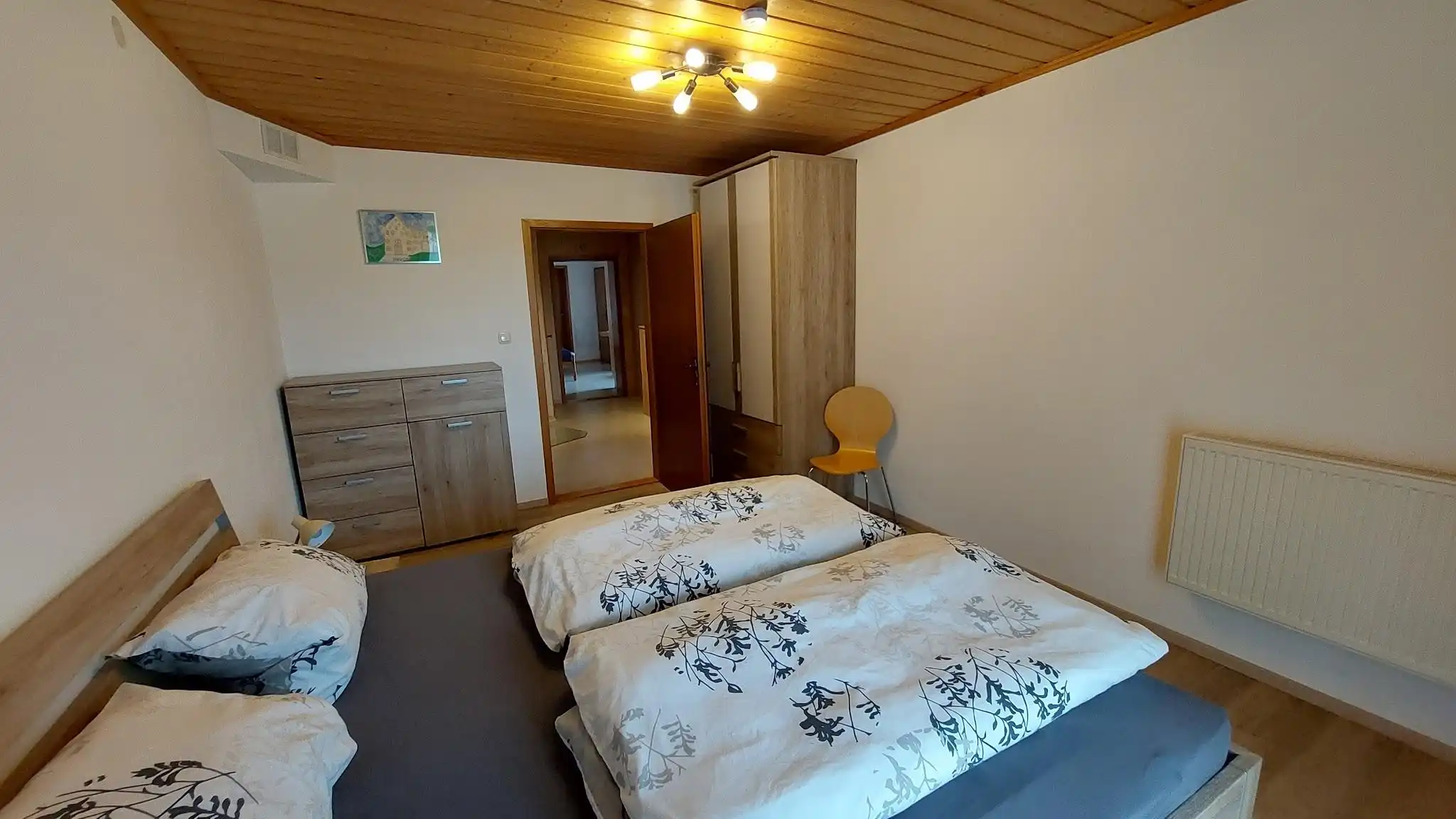 Schlafzimmer 1 Ansicht 2